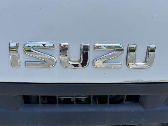 Isuzu Elf 11