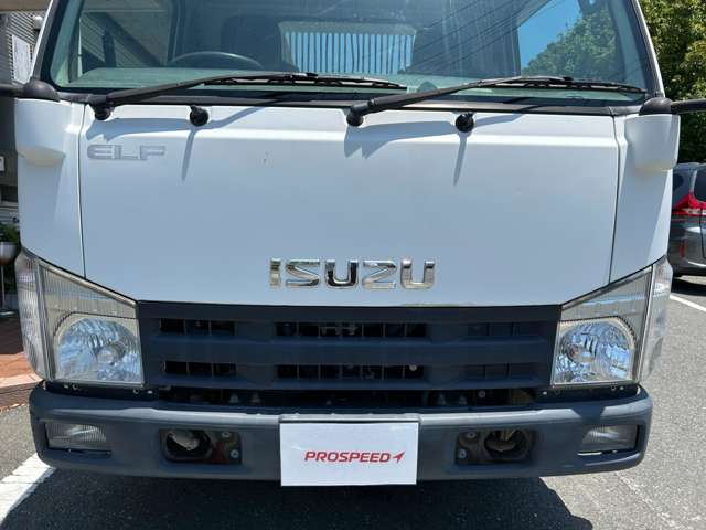 Isuzu Elf 12