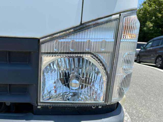 Isuzu Elf 9