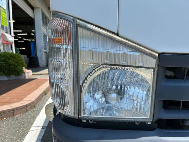 Isuzu Elf 10