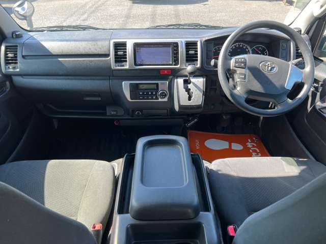 Toyota Hiace Van 3