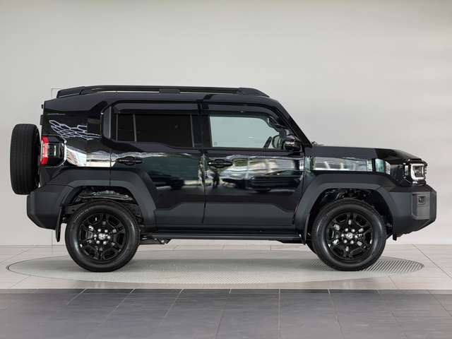 Toyota Land Cruiser FJ 7