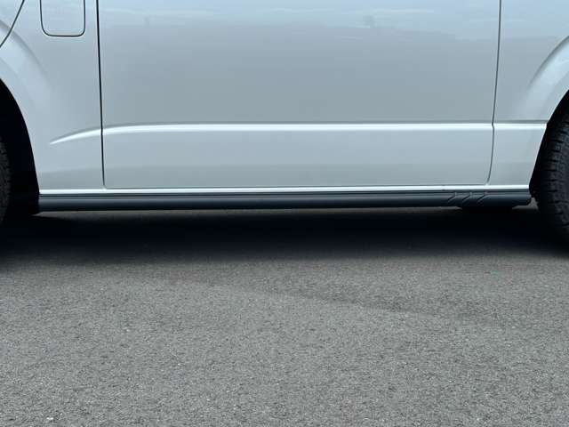 Toyota Hiace Van 12