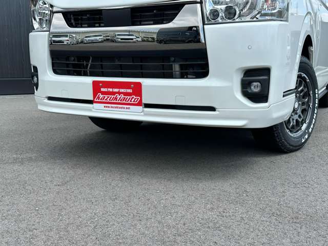 Toyota Hiace Van 7
