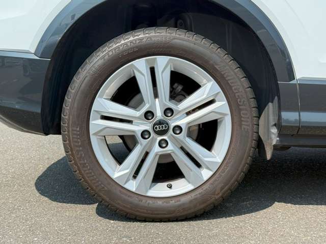 Audi Q2 12