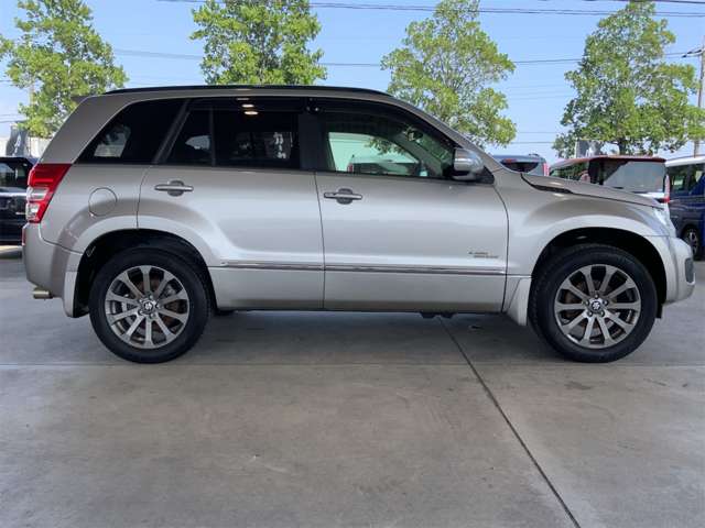 Suzuki Escudo 8