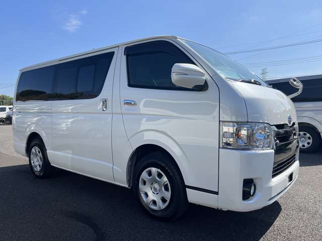 Toyota Hiace Van 5