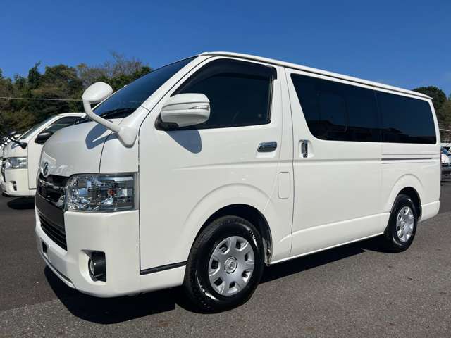 Toyota Hiace Van 7