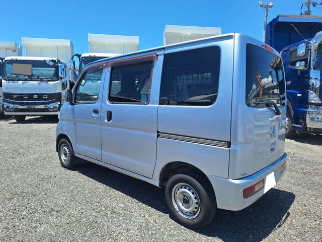 Daihatsu Hijet Van 5
