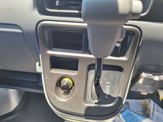 Daihatsu Hijet Van 10
