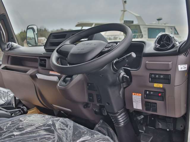 Mitsubishi Fuso Canter 9