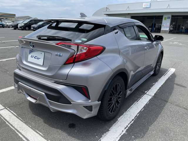 Toyota C-HR 6