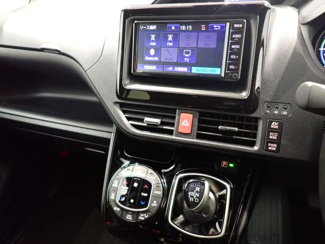 Toyota Noah 11