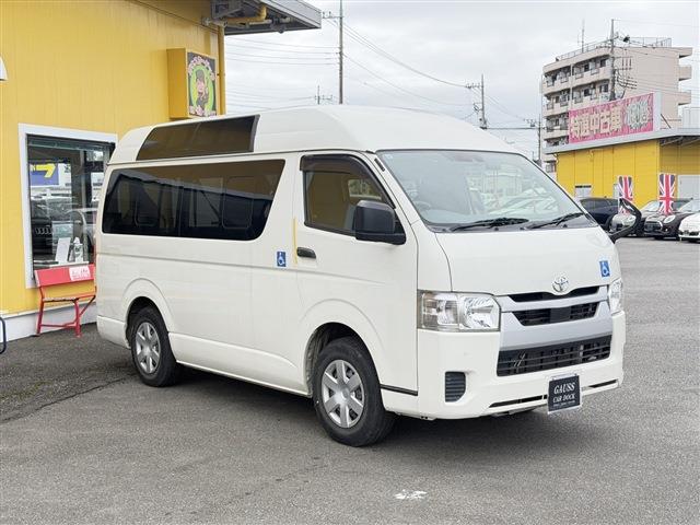 Toyota Hiace Van 3