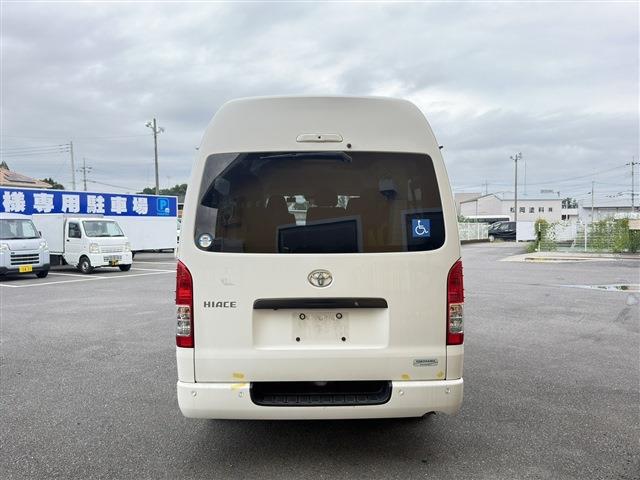 Toyota Hiace Van 5