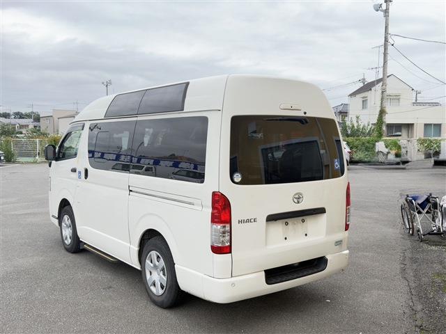 Toyota Hiace Van 7