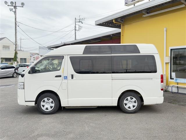 Toyota Hiace Van 9