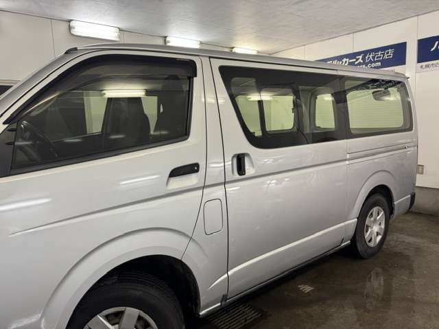 Toyota Regius Ace 3