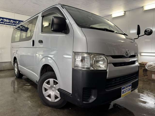 Toyota Regius Ace 4