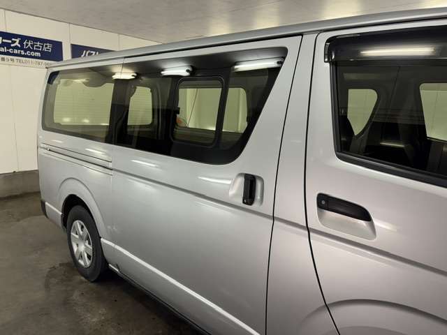 Toyota Regius Ace 6