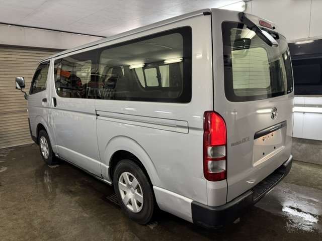 Toyota Regius Ace 8