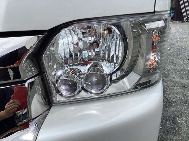 Toyota Hiace Van 11