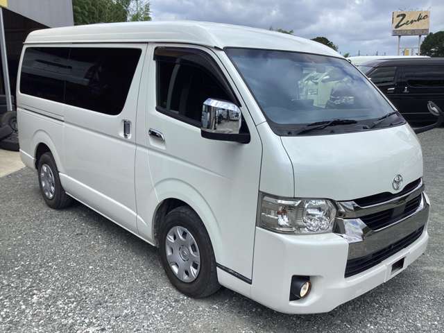 Toyota Hiace Van 7