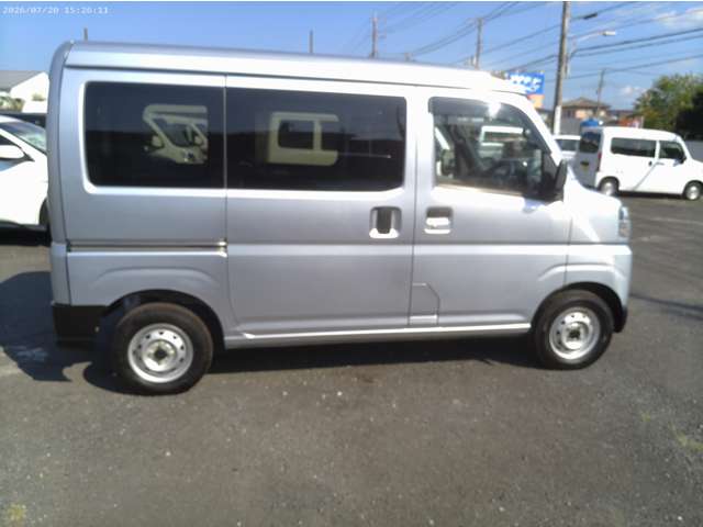 Daihatsu Hijet Cargo 7