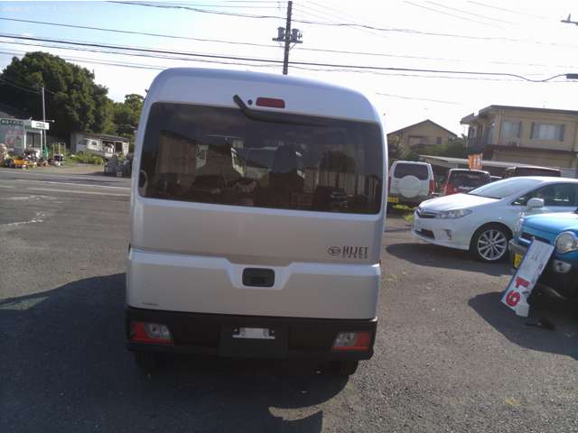 Daihatsu Hijet Cargo 9