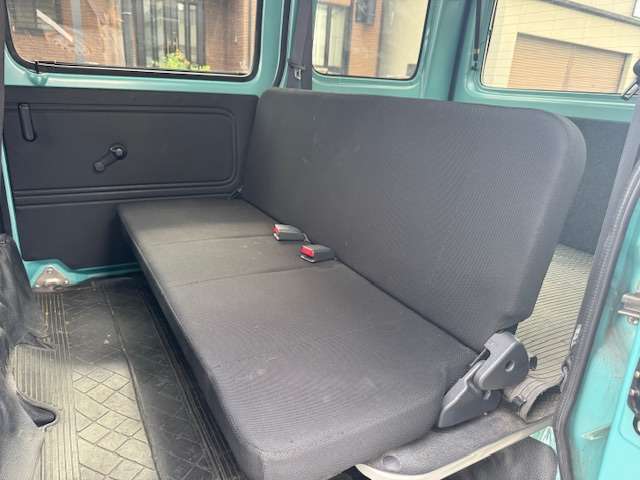 Daihatsu Hijet Cargo 12