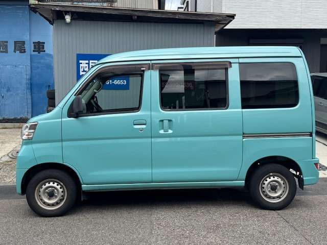 Daihatsu Hijet Cargo 4