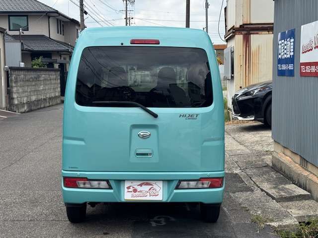 Daihatsu Hijet Cargo 6
