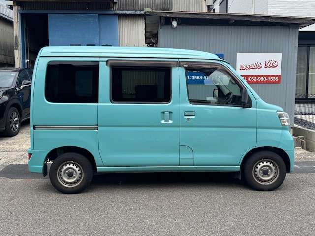 Daihatsu Hijet Cargo 8