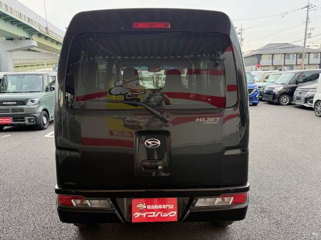 Daihatsu Hijet Cargo 10