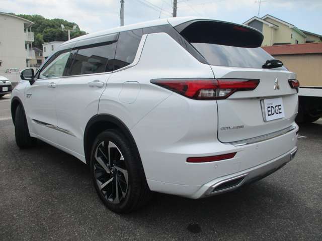 Mitsubishi Outlander 4