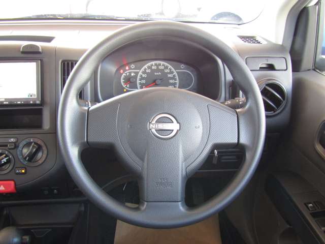 Nissan AD 12