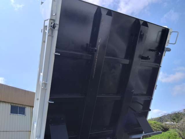 Mitsubishi Fuso Canter 11