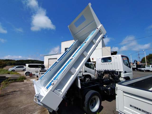 Mitsubishi Fuso Canter 9