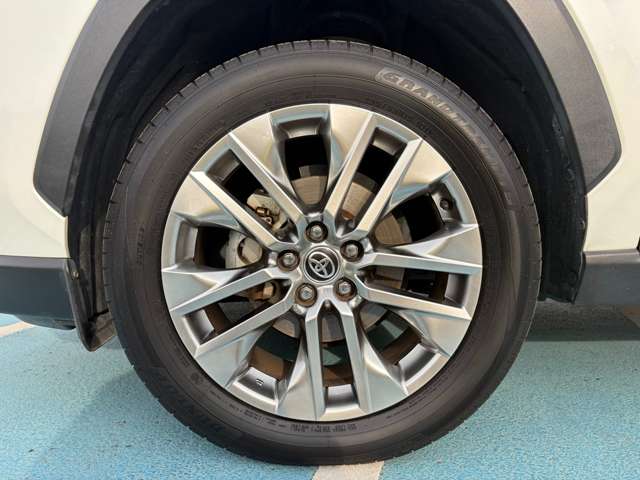Toyota RAV4 8