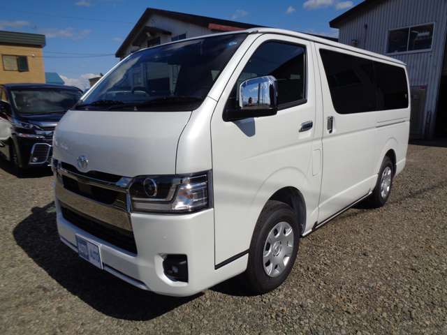 Toyota Hiace Van 3