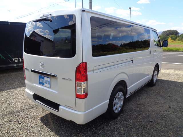 Toyota Hiace Van 7