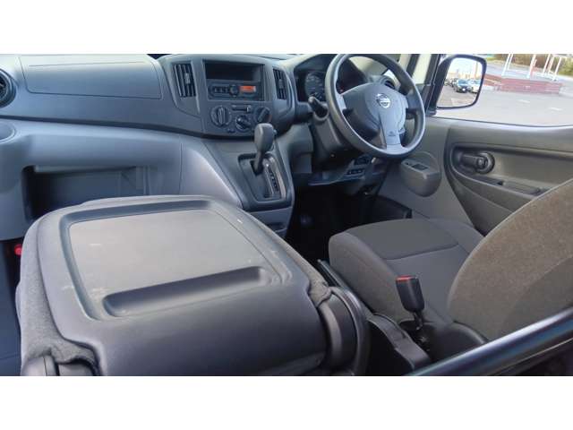 Nissan NV200 Vanette Van 4