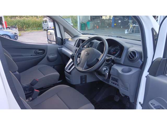 Nissan NV200 Vanette Van 8