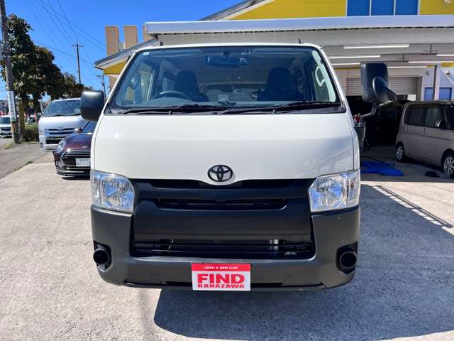 Toyota Hiace Van 3