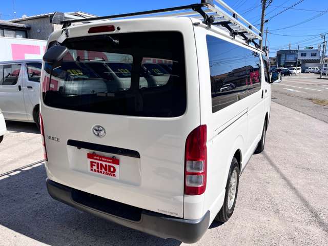 Toyota Hiace Van 5