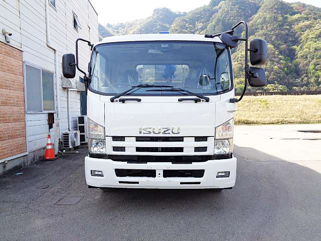 Isuzu Forward 2