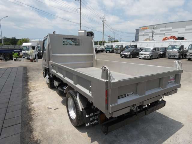 Isuzu Elf 8