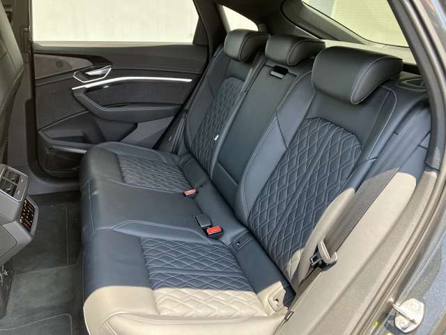 Audi e-tron S Sportback 11