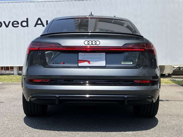Audi e-tron S Sportback 8