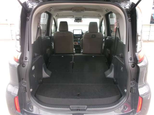 Toyota Sienta 12